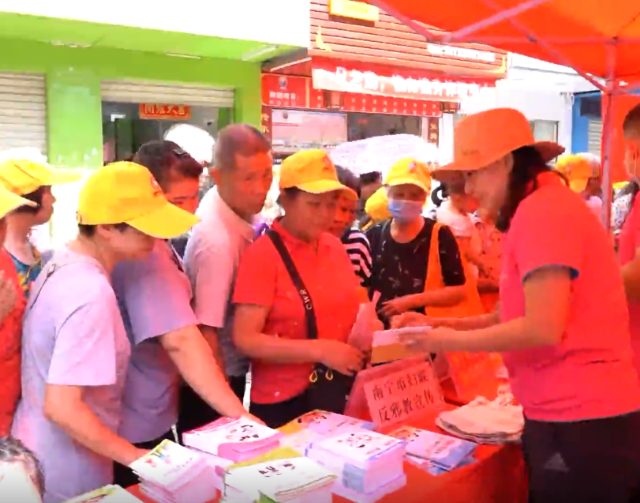 普及环保知识，一起打造南宁城市文明新名片